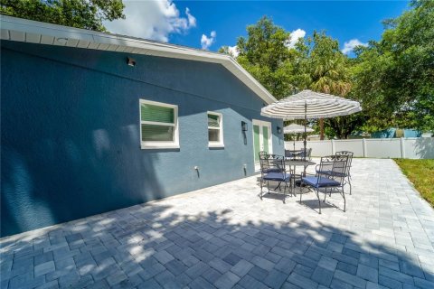Villa ou maison à vendre à Zephyrhills, Floride: 4 chambres, 179.12 m2 № 2129216 - photo 7