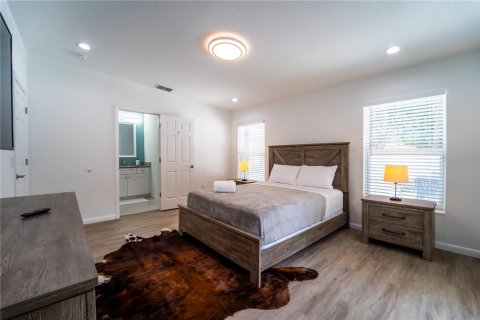 Villa ou maison à vendre à Zephyrhills, Floride: 4 chambres, 179.12 m2 № 2129216 - photo 21