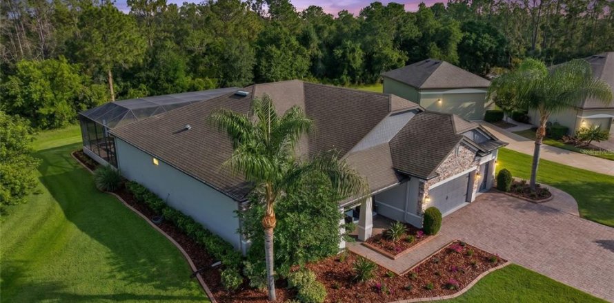House in Parrish, Florida 4 bedrooms, 226.4 sq.m. № 2152132