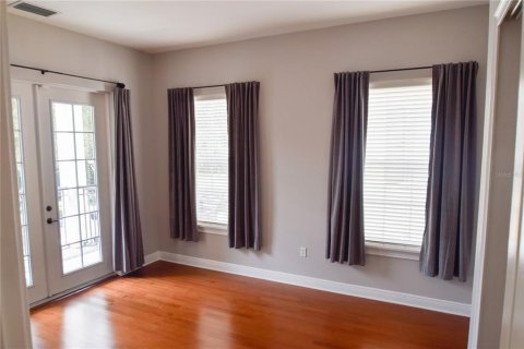 Townhouse in Orlando, Florida 4 bedrooms, 292.64 sq.m. № 2152336 - photo 16