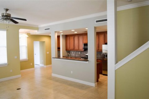 Townhouse in Orlando, Florida 4 bedrooms, 292.64 sq.m. № 2152336 - photo 12