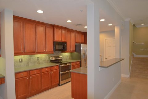 Townhouse in Orlando, Florida 4 bedrooms, 292.64 sq.m. № 2152336 - photo 3