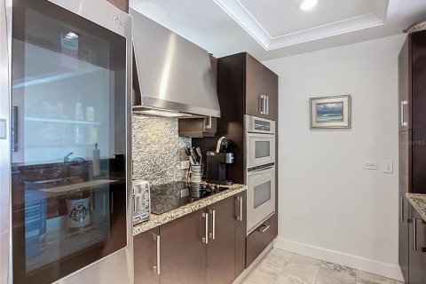 Condo in Sarasota, Florida, 1 bedroom  № 1908632 - photo 10