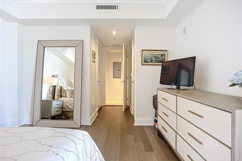 Condo in Sarasota, Florida, 1 bedroom  № 1908632 - photo 22