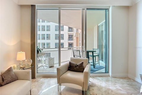 Condo in Sarasota, Florida, 1 bedroom  № 1908632 - photo 17