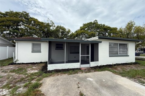 House in Holiday, Florida 2 bedrooms, 105.35 sq.m. № 2237260 - photo 13