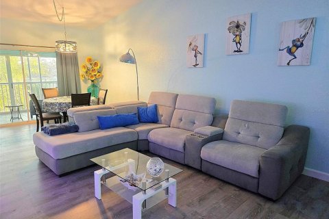 Condo in North Port, Florida, 2 bedrooms № 2150832 - photo 16