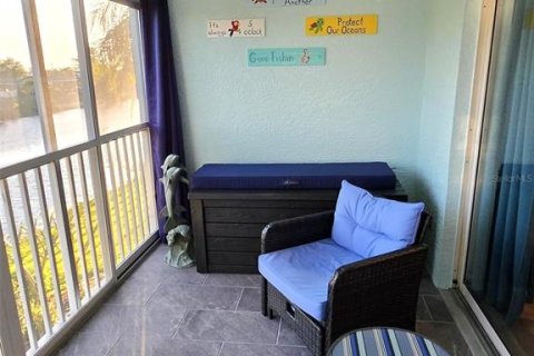 Condo in North Port, Florida, 2 bedrooms № 2150832 - photo 21