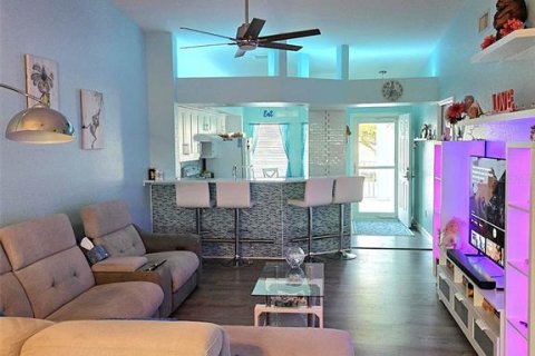 Condo in North Port, Florida, 2 bedrooms № 2150832 - photo 12