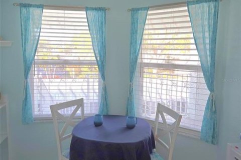 Condo in North Port, Florida, 2 bedrooms № 2150832 - photo 18