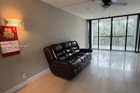Condominio en venta en Coral Springs, Florida, 3 dormitorios, 123.56 m2 № 2170437 - foto 12
