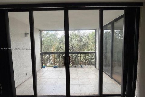 Condominio en venta en Coral Springs, Florida, 3 dormitorios, 123.56 m2 № 2170437 - foto 13