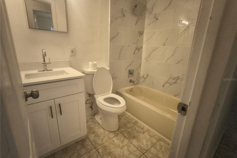 Villa ou maison à louer à Orlando, Floride: 3 chambres, 89.19 m2 № 2290687 - photo 4
