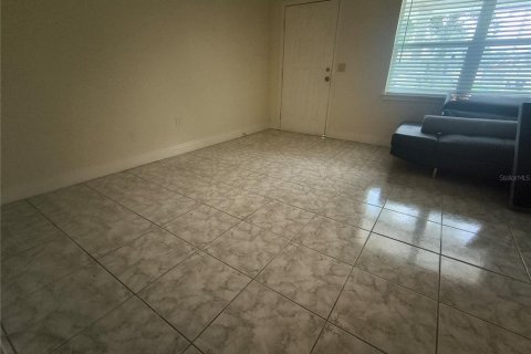 Villa ou maison à louer à Orlando, Floride: 3 chambres, 89.19 m2 № 2290687 - photo 2