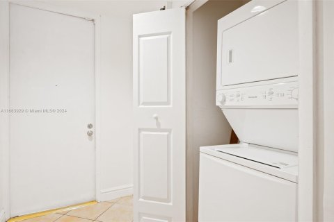 Townhouse in Miami Lakes, Florida 4 bedrooms, 203.46 sq.m. № 1711160 - photo 22