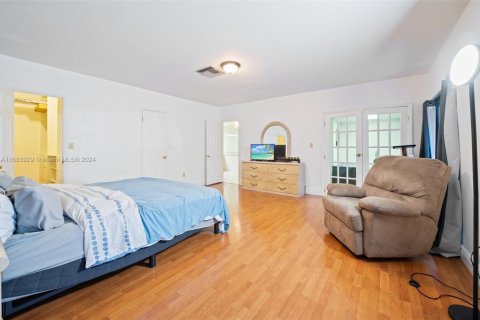 Townhouse in Miami Lakes, Florida 4 bedrooms, 203.46 sq.m. № 1711160 - photo 18