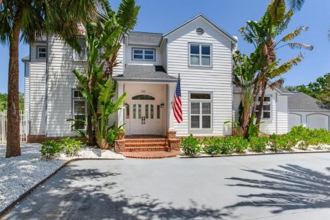 Casa en venta en Tampa, Florida, 4 dormitorios, 337.79 m2 № 1746534 - foto 1