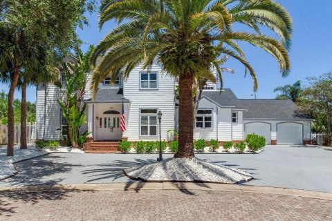 Casa en venta en Tampa, Florida, 4 dormitorios, 337.79 m2 № 1746534 - foto 11