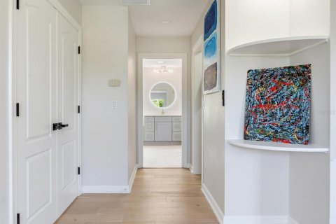 Casa en venta en Tampa, Florida, 4 dormitorios, 337.79 m2 № 1746534 - foto 4