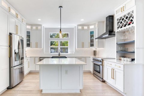 Casa en venta en Tampa, Florida, 4 dormitorios, 337.79 m2 № 1746534 - foto 20
