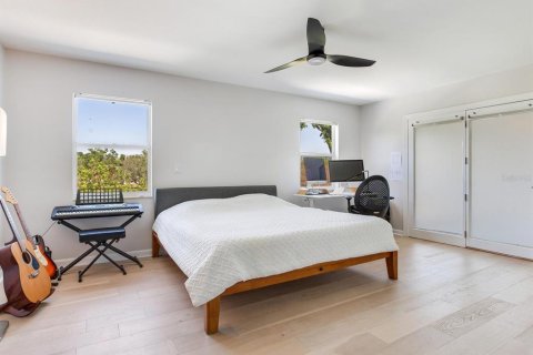 Casa en venta en Tampa, Florida, 4 dormitorios, 337.79 m2 № 1746534 - foto 5