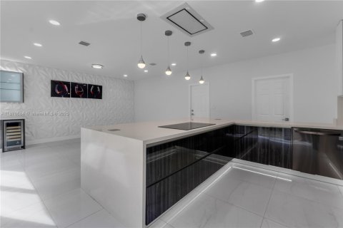 Villa ou maison à louer à Doral, Floride: 4 chambres, 208.94 m2 № 1895565 - photo 15
