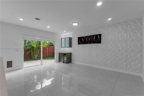 Villa ou maison à louer à Doral, Floride: 4 chambres, 208.94 m2 № 1895565 - photo 11