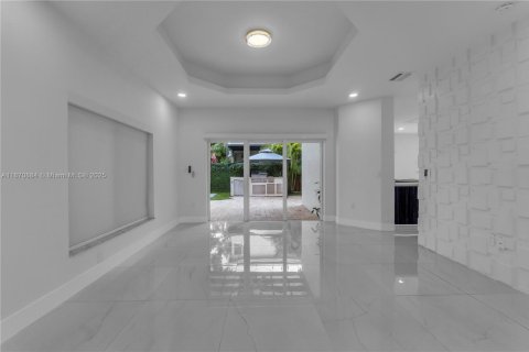 Villa ou maison à louer à Doral, Floride: 4 chambres, 208.94 m2 № 1895565 - photo 6