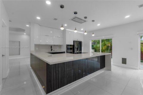 Villa ou maison à louer à Doral, Floride: 4 chambres, 208.94 m2 № 1895565 - photo 10