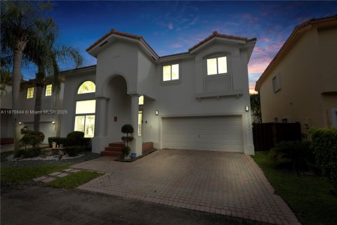 Villa ou maison à louer à Doral, Floride: 4 chambres, 208.94 m2 № 1895565 - photo 2