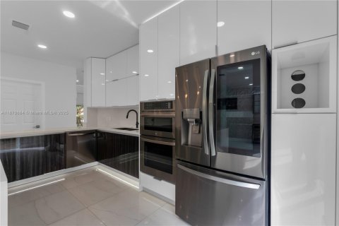 Villa ou maison à louer à Doral, Floride: 4 chambres, 208.94 m2 № 1895565 - photo 17