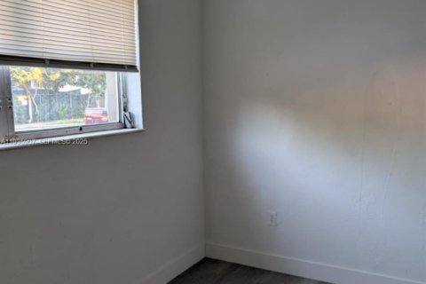 Apartment in Miami, Florida 1 bedroom, 698.72 sq.m. № 1993998 - photo 6