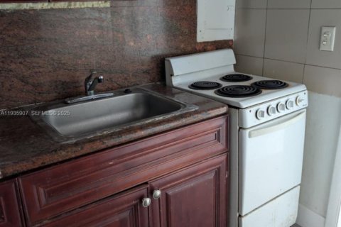 Apartment in Miami, Florida 1 bedroom, 698.72 sq.m. № 1993998 - photo 7