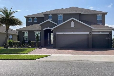House in Orlando, Florida 5 bedrooms, 364.73 sq.m. № 1917817 - photo 1