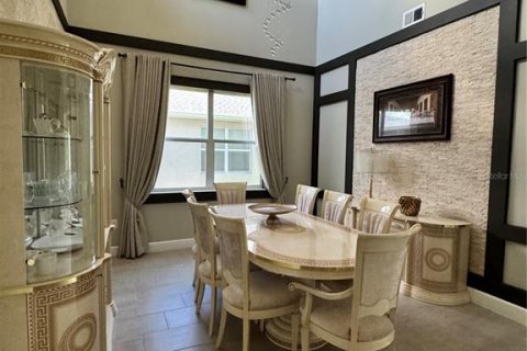 House in Orlando, Florida 5 bedrooms, 364.73 sq.m. № 1917817 - photo 7