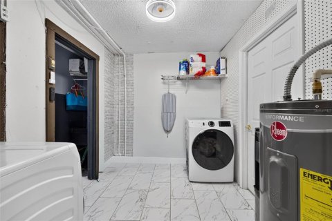 Villa ou maison à vendre à Lakeland, Floride: 5 chambres, 230.21 m2 № 2398399 - photo 22