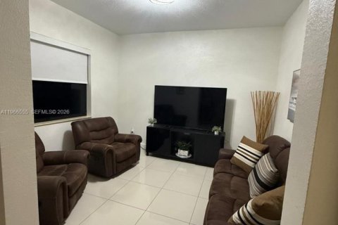 Купить виллу или дом в Хомстед, Флорида 3 спальни, 145.86м2, № 2031974 - фото 11