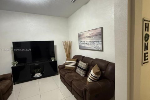 Купить виллу или дом в Хомстед, Флорида 3 спальни, 145.86м2, № 2031974 - фото 12