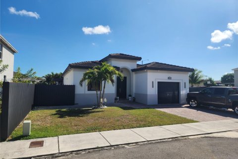 Купить виллу или дом в Хомстед, Флорида 3 спальни, 145.86м2, № 2031974 - фото 2