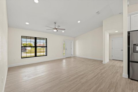 House in Englewood, Florida 3 bedrooms, 156.54 sq.m. № 1511084 - photo 9