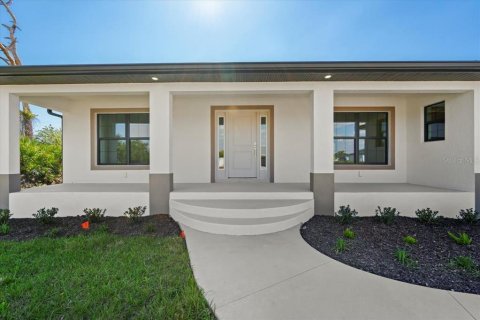 House in Englewood, Florida 3 bedrooms, 156.54 sq.m. № 1511084 - photo 3