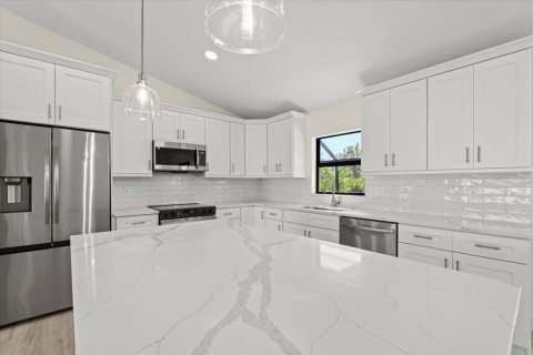 House in Englewood, Florida 3 bedrooms, 156.54 sq.m. № 1511084 - photo 14