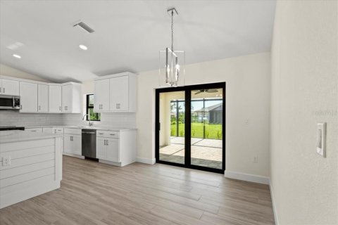 House in Englewood, Florida 3 bedrooms, 156.54 sq.m. № 1511084 - photo 17