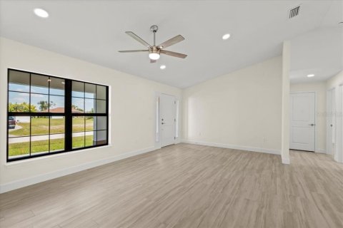 House in Englewood, Florida 3 bedrooms, 156.54 sq.m. № 1511084 - photo 11