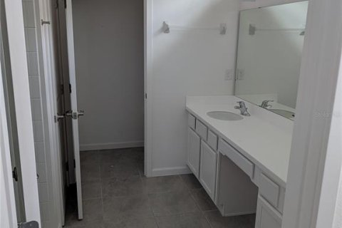 House in Kissimmee, Florida 6 bedrooms, 353.49 sq.m. № 2294773 - photo 15