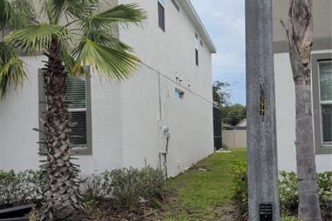 House in Kissimmee, Florida 6 bedrooms, 353.49 sq.m. № 2294773 - photo 4
