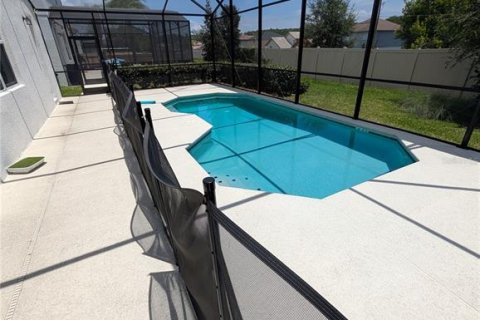 House in Kissimmee, Florida 6 bedrooms, 353.49 sq.m. № 2294773 - photo 6
