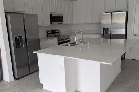 House in Kissimmee, Florida 6 bedrooms, 353.49 sq.m. № 2294773 - photo 8