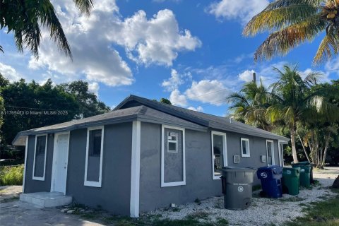House in Miami, Florida 2 bedrooms, 81.2 sq.m. № 1864953 - photo 2