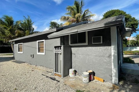 House in Miami, Florida 2 bedrooms, 81.2 sq.m. № 1864953 - photo 4